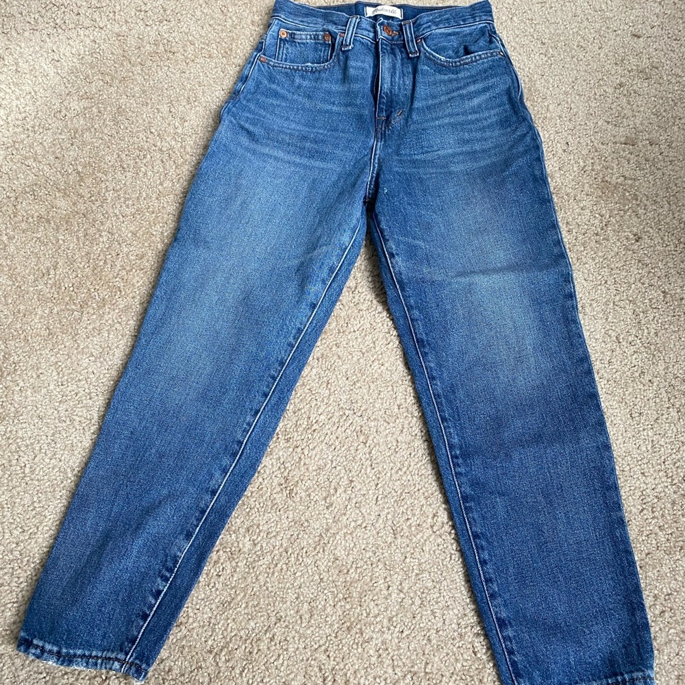 SOLD! Don’t buy Madewell mom jeans 26 new